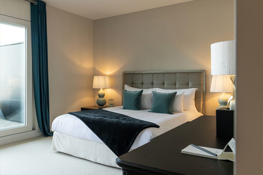 Penthouse Horizon - Atrium Residences - Modern Penthouse Apartments With Atrium
